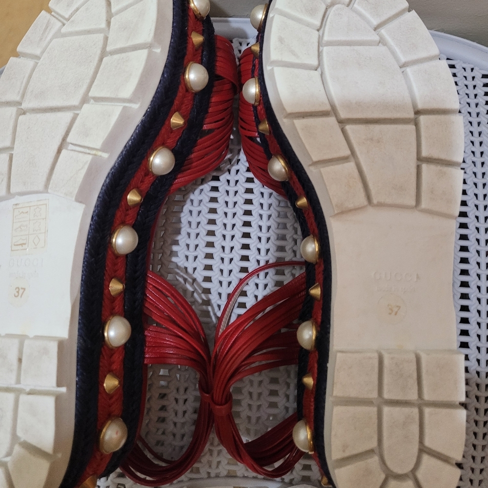 Authentic Gucci Sandals - Picture 5 of 5